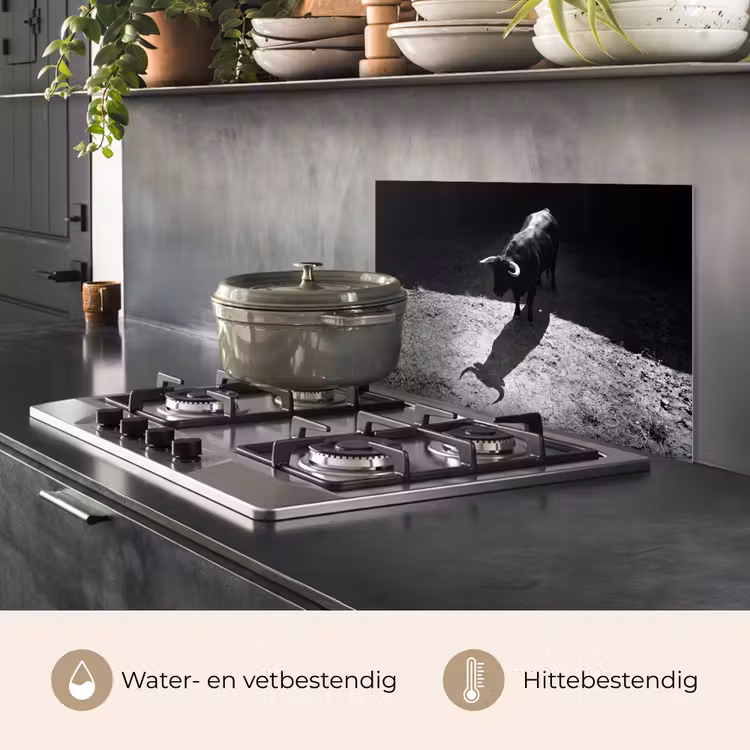 Spatscherm keuken - Stier - Schaduw - Dieren - Contrast - Zwart-wit — 7