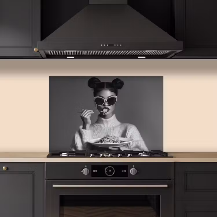 Spatscherm keuken - Vrouw - Pasta - Zonnebril — 2