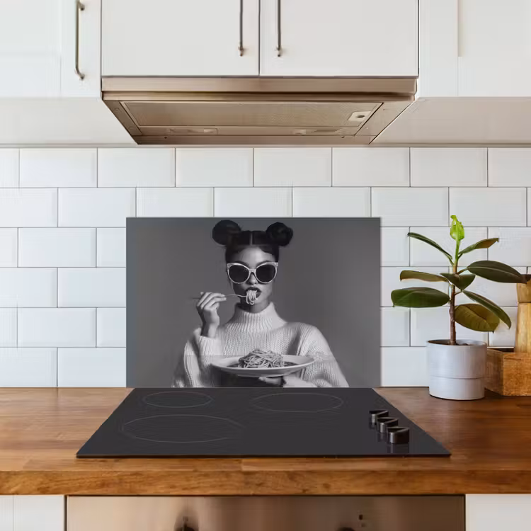 Spatscherm keuken - Vrouw - Pasta - Zonnebril — 6