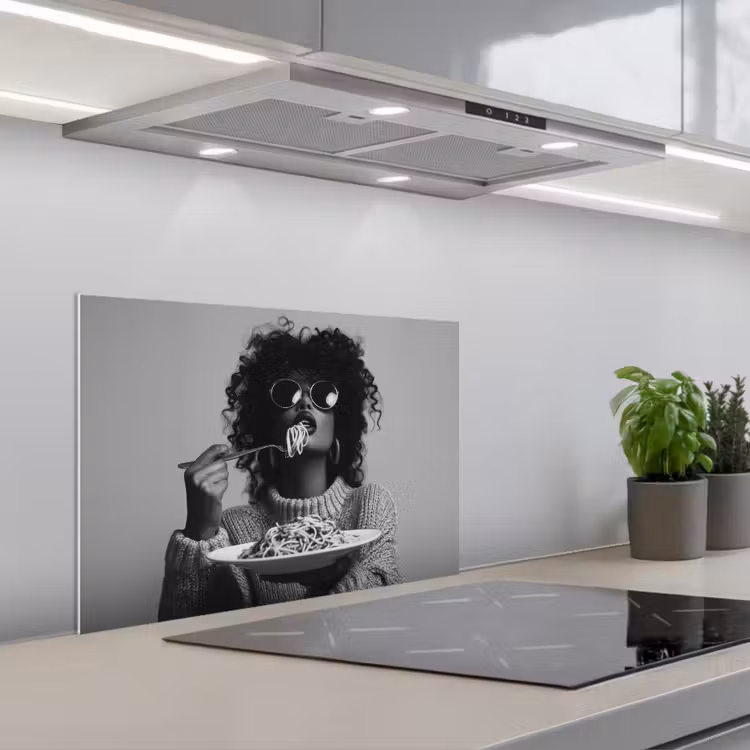 Spatscherm keuken - Vrouw - Pasta - Zwart - Wit — 5