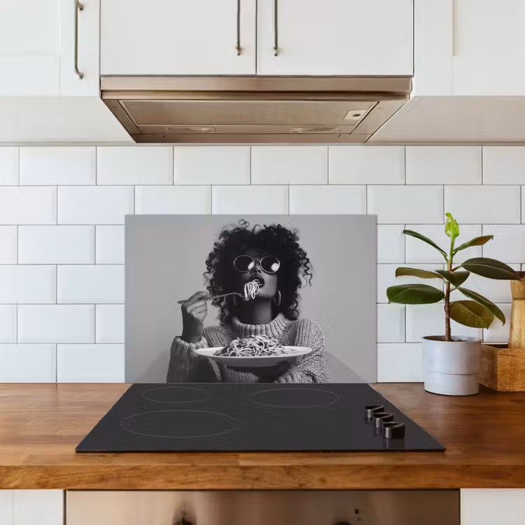 Spatscherm keuken - Vrouw - Pasta - Zwart - Wit — 6