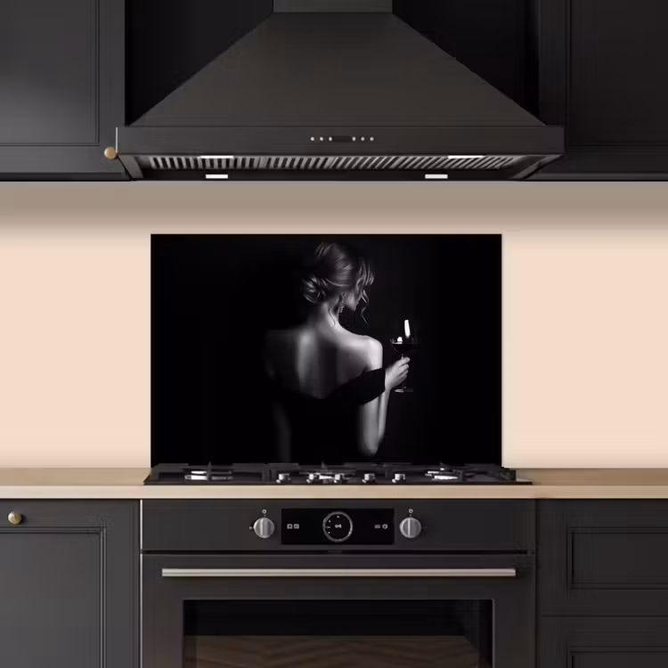 Spatscherm keuken - Vrouw - Wijn - Jurk — 2