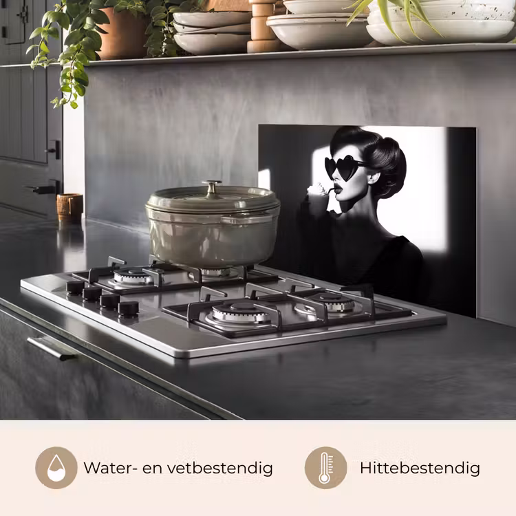 Spatscherm keuken - Vrouw - Zwart - Hart — 7