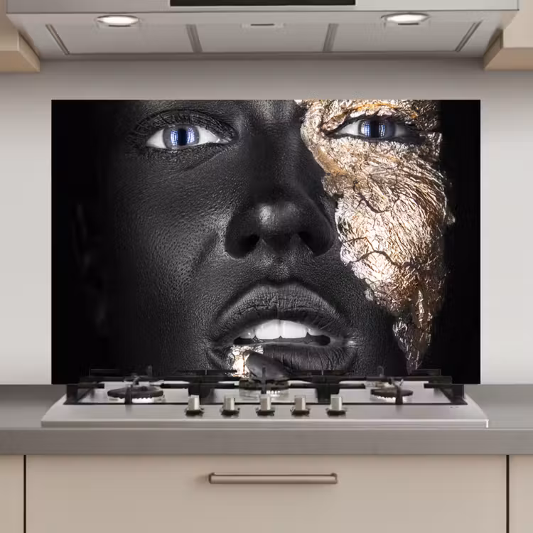 Spatscherm keuken - Vrouw - Bladgoud - Zwart - Huid - Luxe — 1