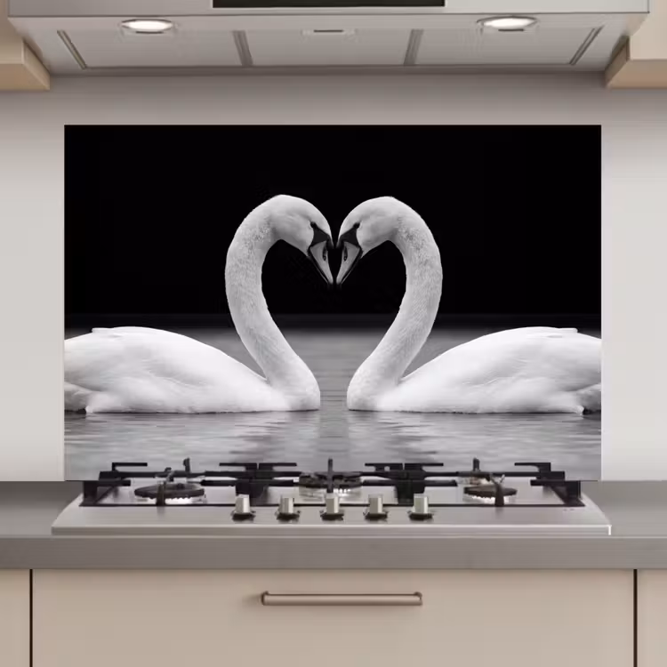 Spatscherm keuken - Zwanen - Hart - Zwart - Wit — 1