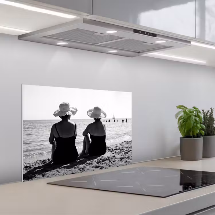 Spatscherm keuken - Vrouwen - Zonnehoed - Strand - Zwart - Wit — 5