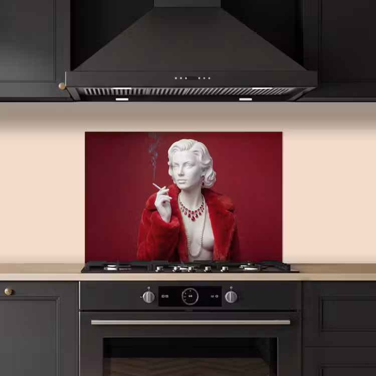 Spatscherm keuken - Vrouw - Bontjas - Mode - Klassiek - Rood — 2