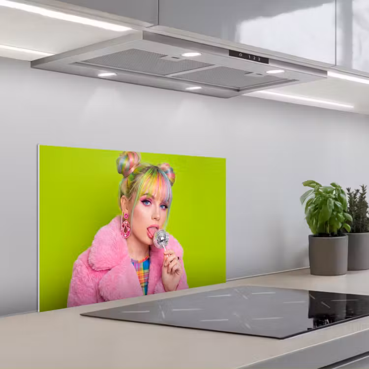 Spatscherm keuken - Vrouw - Kleurrijk haar - Pop art - Modern - Levendig — 5