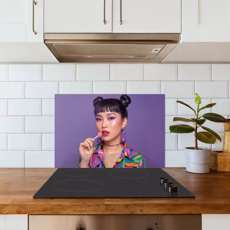 Spatscherm keuken - Vrouw - Portret - Make-up - Paars - Levendig — 6