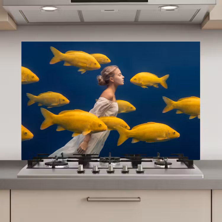 Spatscherm keuken - Vrouw - Vis - Water - Natuur - Geel — 1