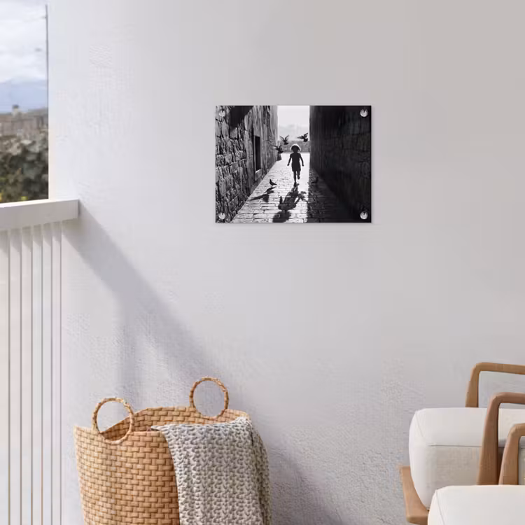 Tuinposter - Kind - Vogel - Straat - Zwart-wit - Spelen — 3