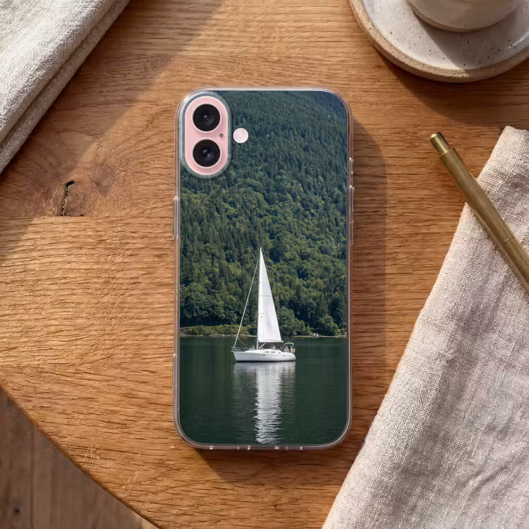 Telefoonhoesje - Zeilboot - Water - Bergen - Natuur - Groen — 2