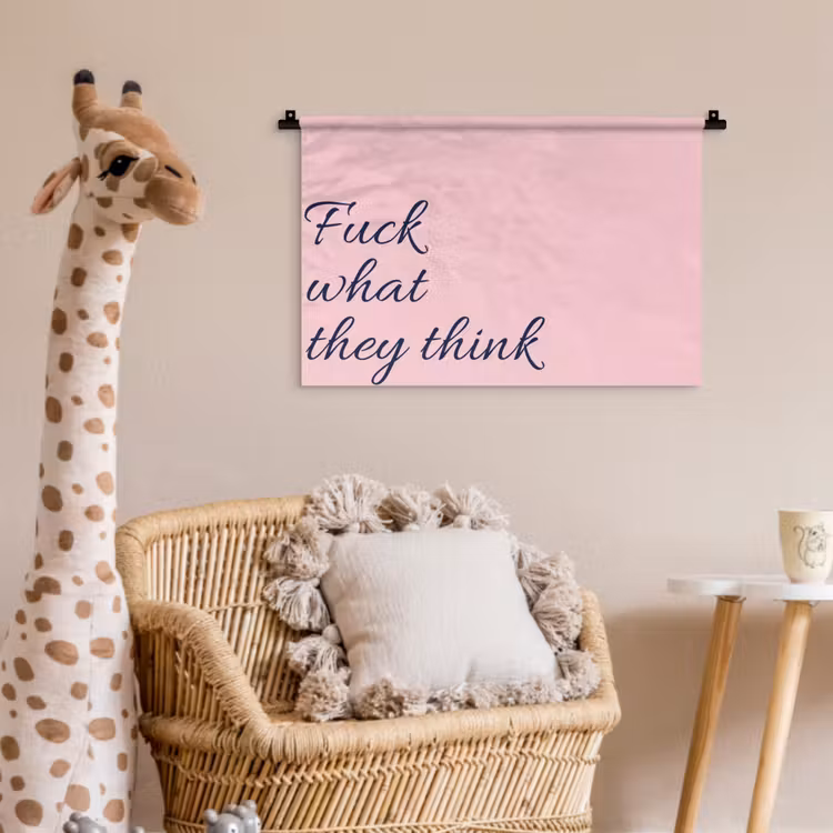 Wandkleed - Fuck what they think - Roze - Minimalistisch — 5