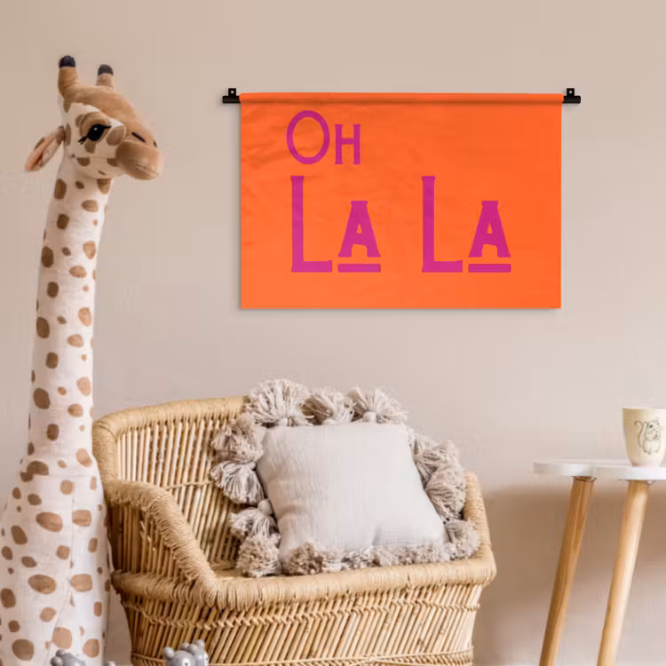 Wandkleed - Oh la la - Oranje - Roze - Scheeflettertype — 5