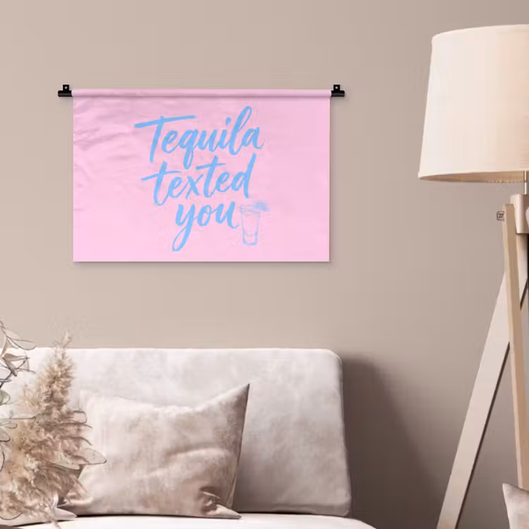 Wandkleed - Tequila texted you - Roze - Blauw — 2