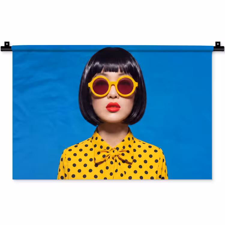 Wandkleed - Vrouw - Zonnebril - Pop Art - Portret - Geel — 1