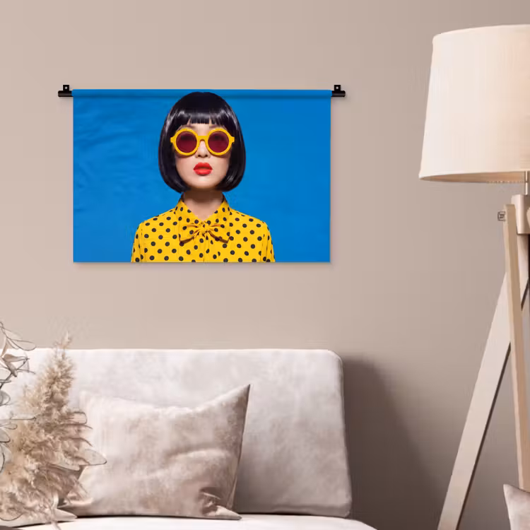 Wandkleed - Vrouw - Zonnebril - Pop Art - Portret - Geel — 2