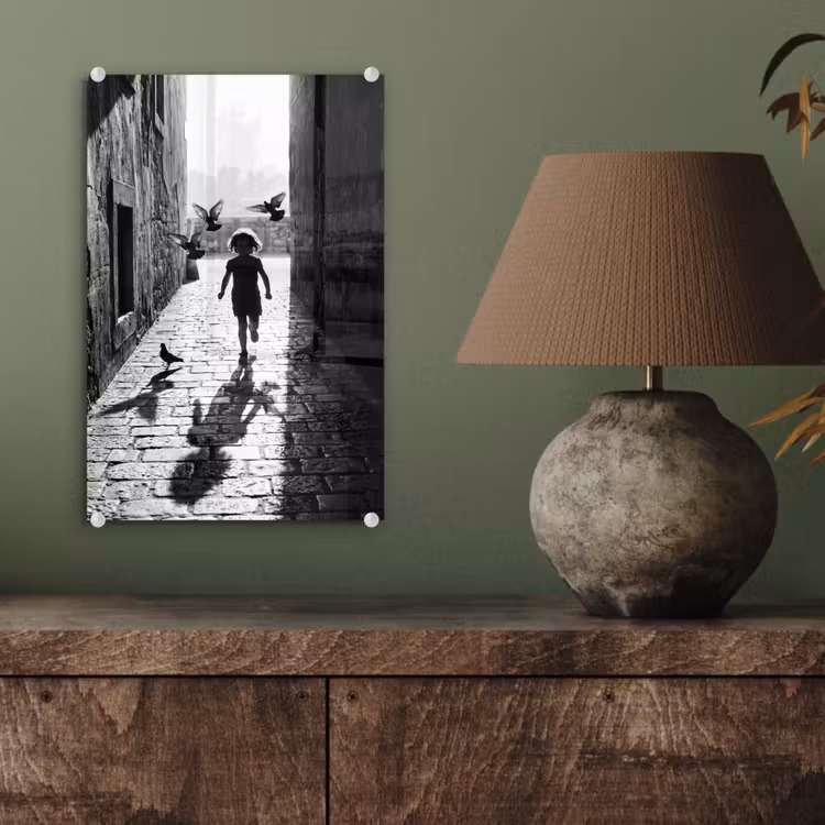 Glas schilderij - Kind - Vogel - Straat - Zwart-wit - Spelen — 4