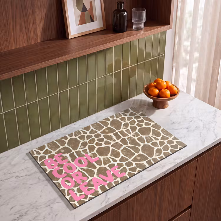 Inductie beschermer - Tekst - Be cool or leave - Roze - Giraffenprint — 4