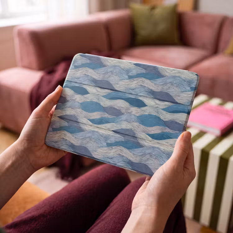 iPad hoes - Getekend - Blauw - Wit - Golvend - Streepjes — 3