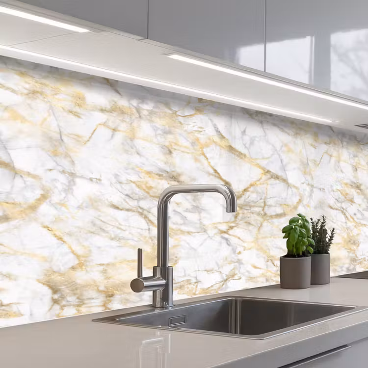 Keuken achterwand - Marmer - Wit - Expressief - Goudaccenten — 2