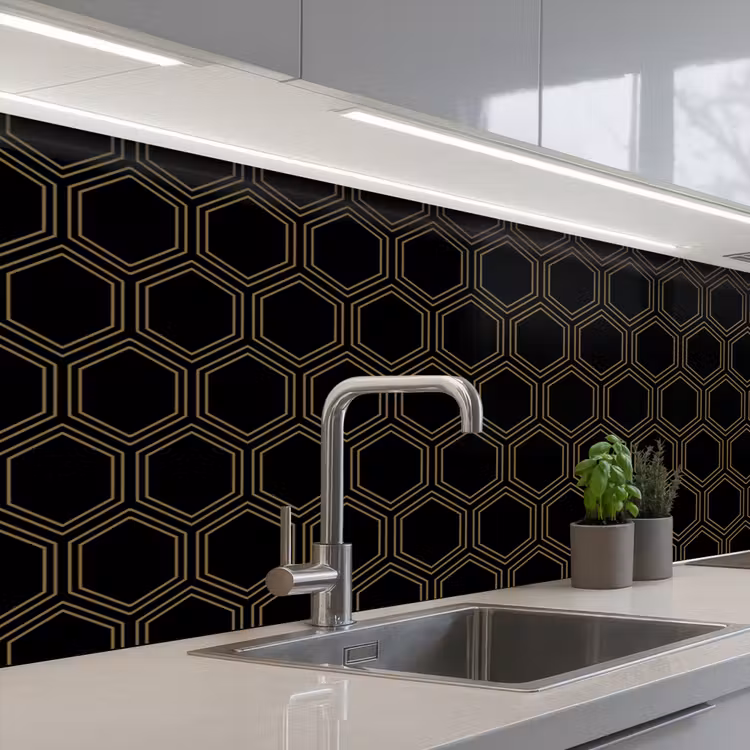 Keuken achterwand - Zwart - Goud - Zeshoek — 2