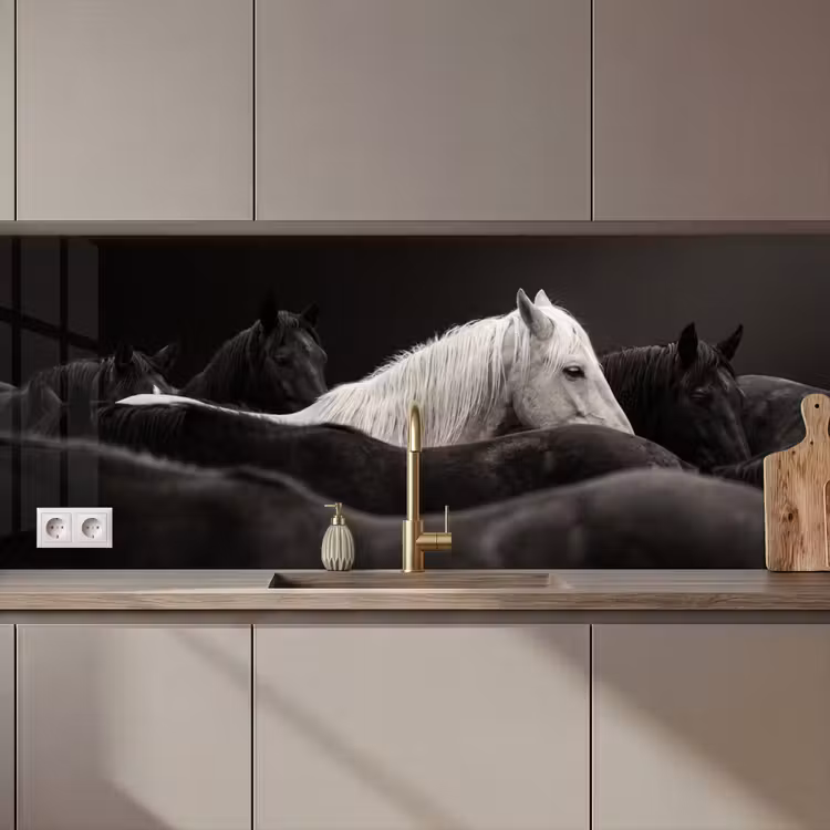 Keuken achterwand - Paarden - Zwart - Wit - Kudde — 1