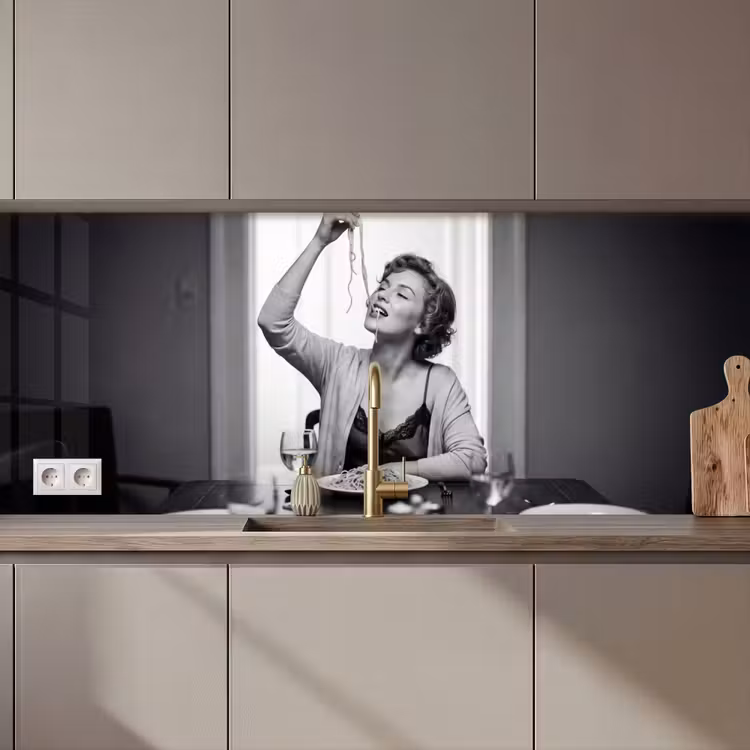 Keuken achterwand - Vrouw - Spaghetti - Zwart - Wit — 1