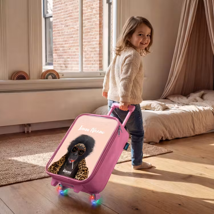 Kinderkoffer met naam - Roze - Aap met Loly — 3