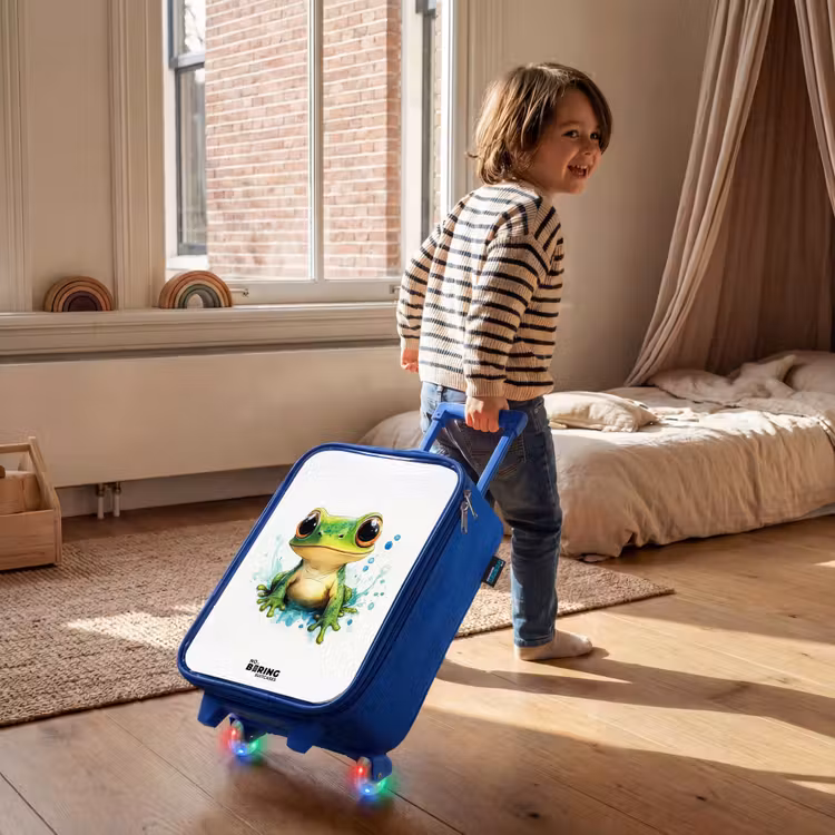 Kinderkoffer - Blauw - Groene kikker met grote ogen op witte achtergrond — 3
