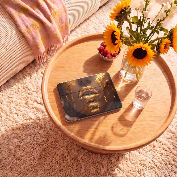iPad hoes - Vrouw - Goud - Gezicht - Verf - Lippen — 2