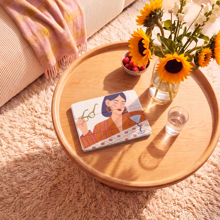 iPad hoes - Vrouw - Bril - Cocktail - Illustratie - Modern — 2