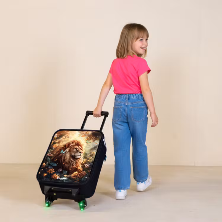 Kinderkoffer - Leeuw met vlinders in bloemrijke jungle — 2