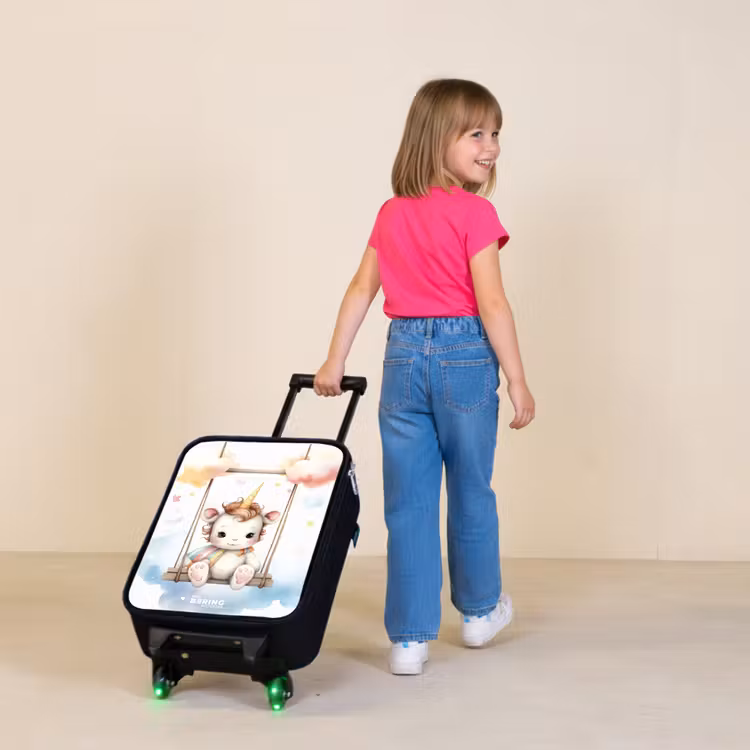 Kinderkoffer - Schommelende baby eenhoorn — 2