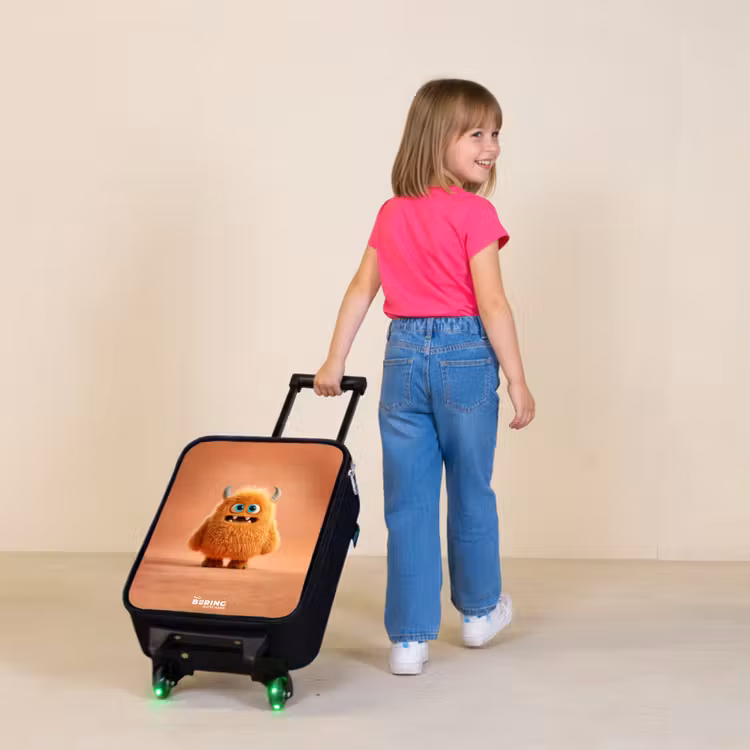 Kinderkoffer - Oranje Pluizig Monster met Hoorns — 2