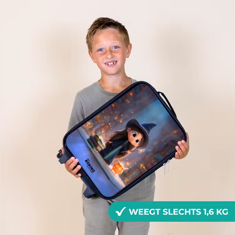 Kinderkoffers met naam - Kleine tovernares in bibliotheek — 3