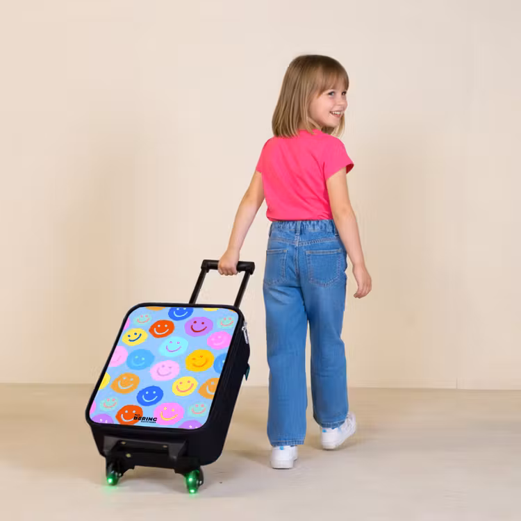Kinderkoffers met naam - Vrolijk patroon van smileys — 2