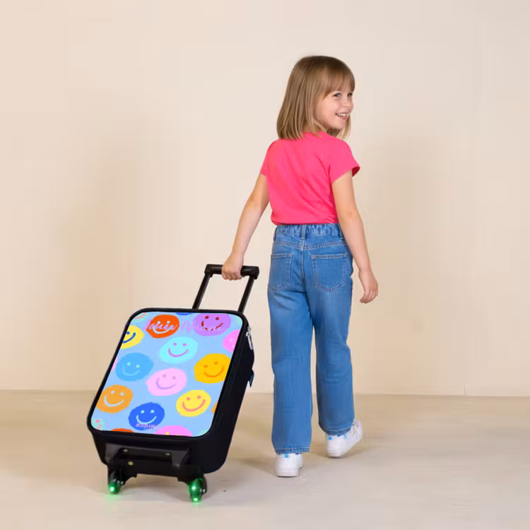 Kinderkoffers met naam - Vrolijk patroon van smileys — 2