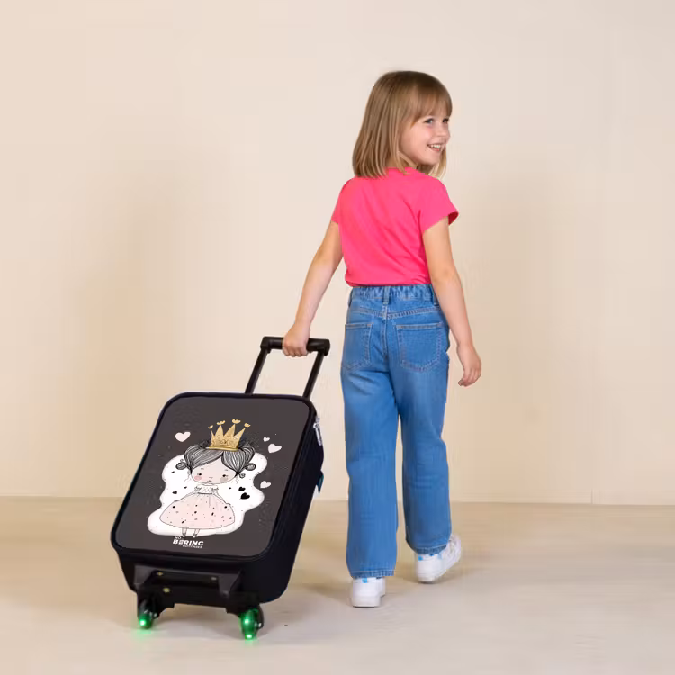 Kinderkoffer - Kleine prinses op zwarte achtergrond — 2