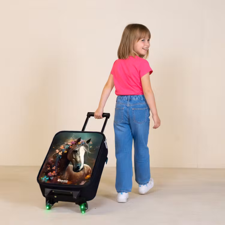Kinderkoffer - Lichtbruin paard tussen de bloemen — 2