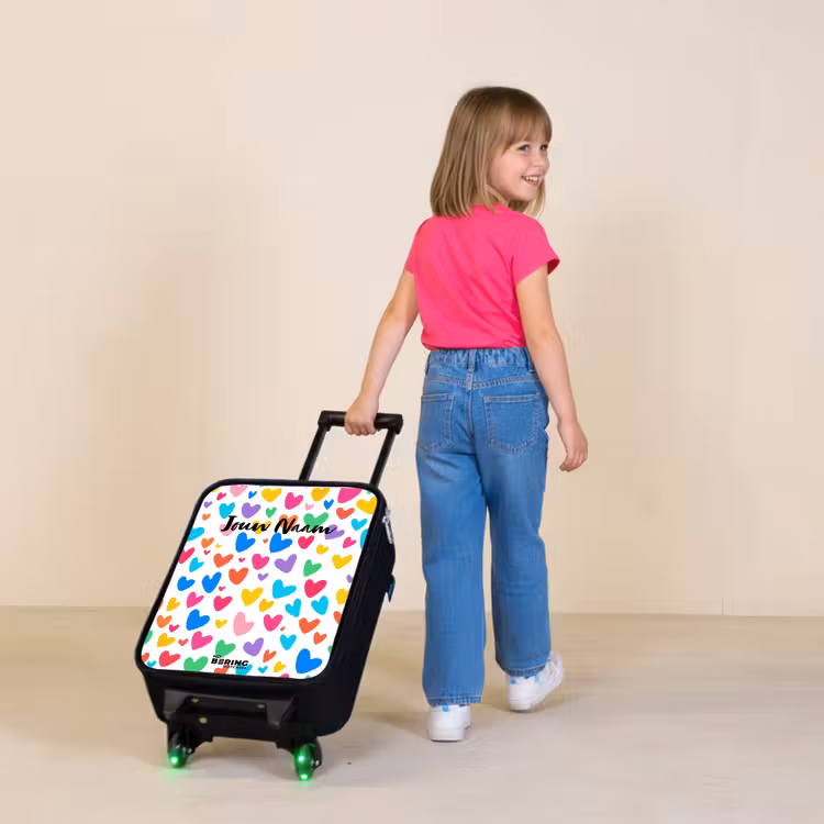 Kinderkoffers met naam - Gekleurde hartjes — 2