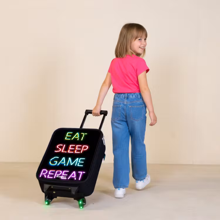 Kinderkoffers met naam - Qoute met neon lichten — 2