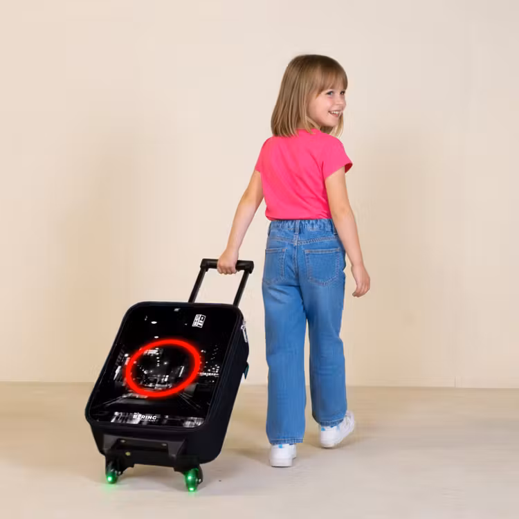 Kinderkoffer - Felrode cirkel boven een stadsstraat — 2