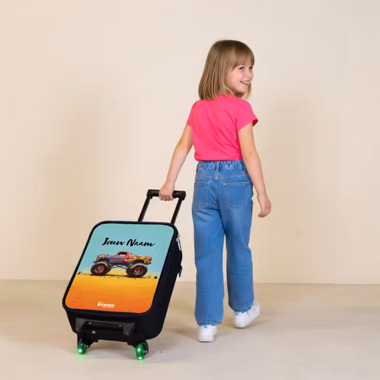 Kinderkoffer - Monstertruck met Graffiti Print in het Zand — 2