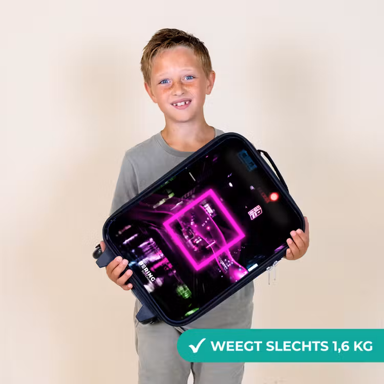 Kinderkoffer - Felroze vierkant boven een natte straat — 3