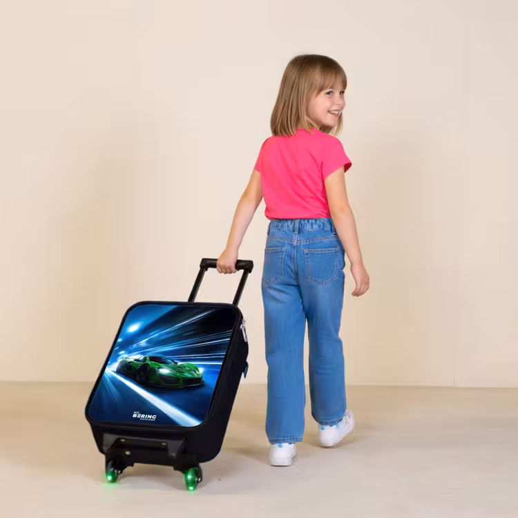 Kinderkoffers met naam - Groene supercar flitst door neonlicht — 2