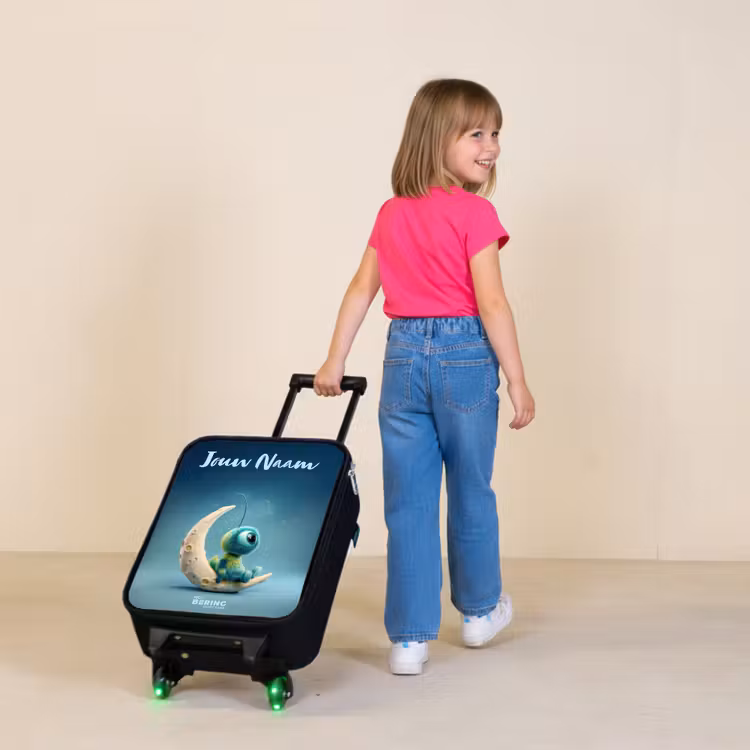 Kinderkoffers met naam - Dromerig Wezentje op de Maan — 2