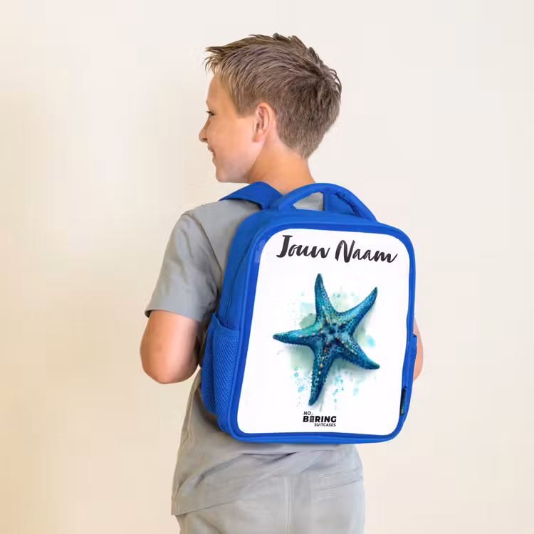 Kinderrugzak met naam - Blauw - Blauwe Zeester op Witte Achtergrond — 3