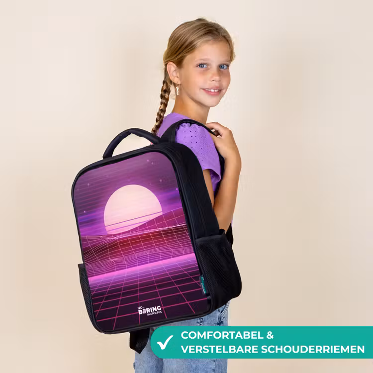 Kinderrugzak met naam - Zwart - Rasterlandschap met zon — 3