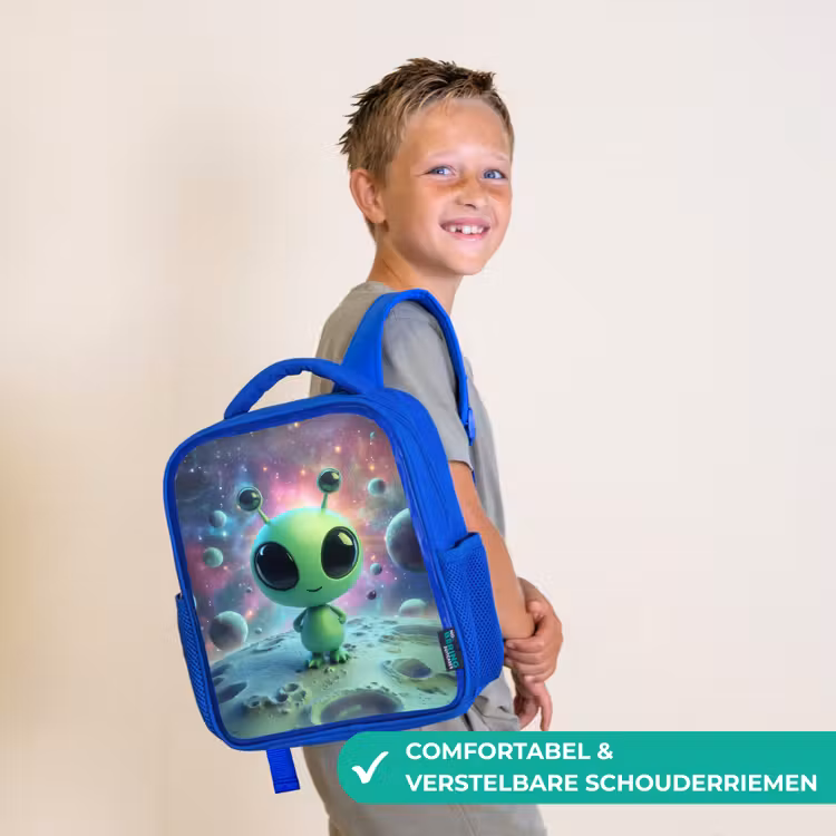 Kinderrugzak - Blauw - Groen alienfiguurtje op maanlandschap met kosmische achtergrond — 4